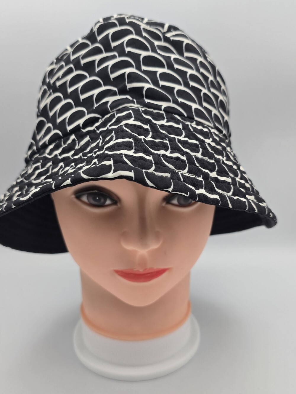 Unbranded "D" Print Reversible Bucket Hat